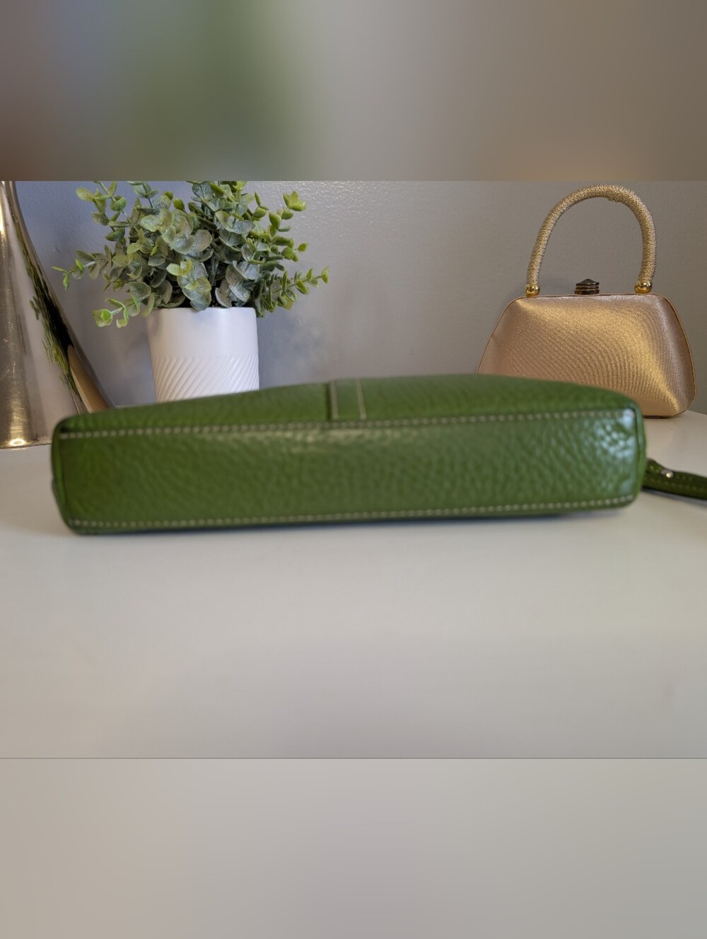 Coach Vintage Green Pebbled Leather Wristlet Clutch - EUC! - Picture 6 of 10